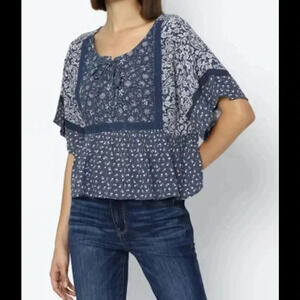 American Eagle Blue Floral Lace Up Flutter Sleeve Blouse // Size Small